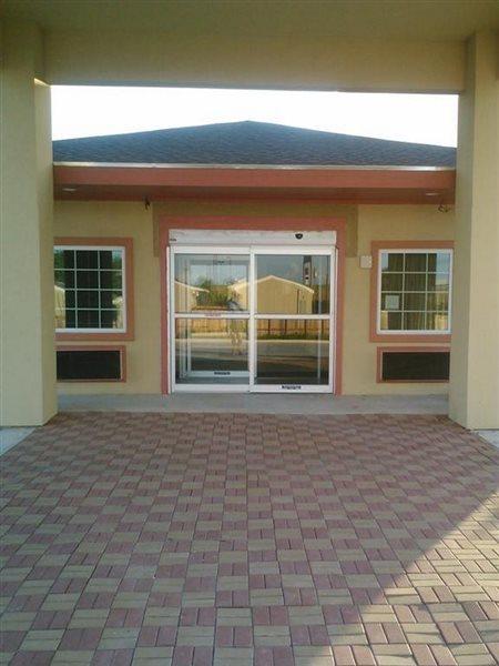 Rodeway Inn Dilley Екстер'єр фото