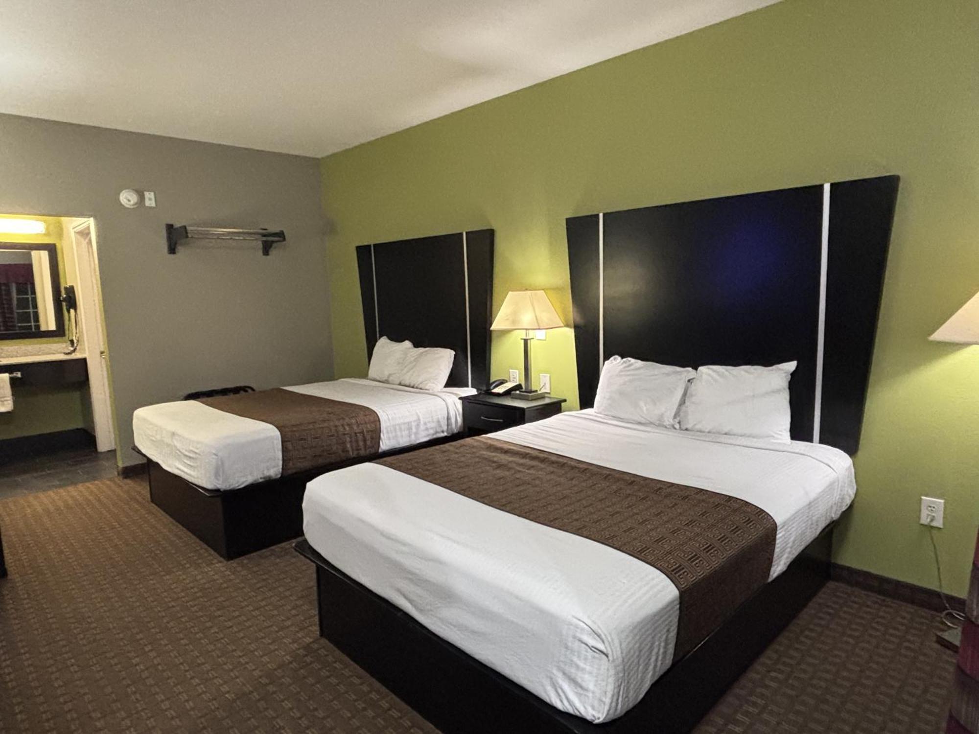Rodeway Inn Dilley Екстер'єр фото
