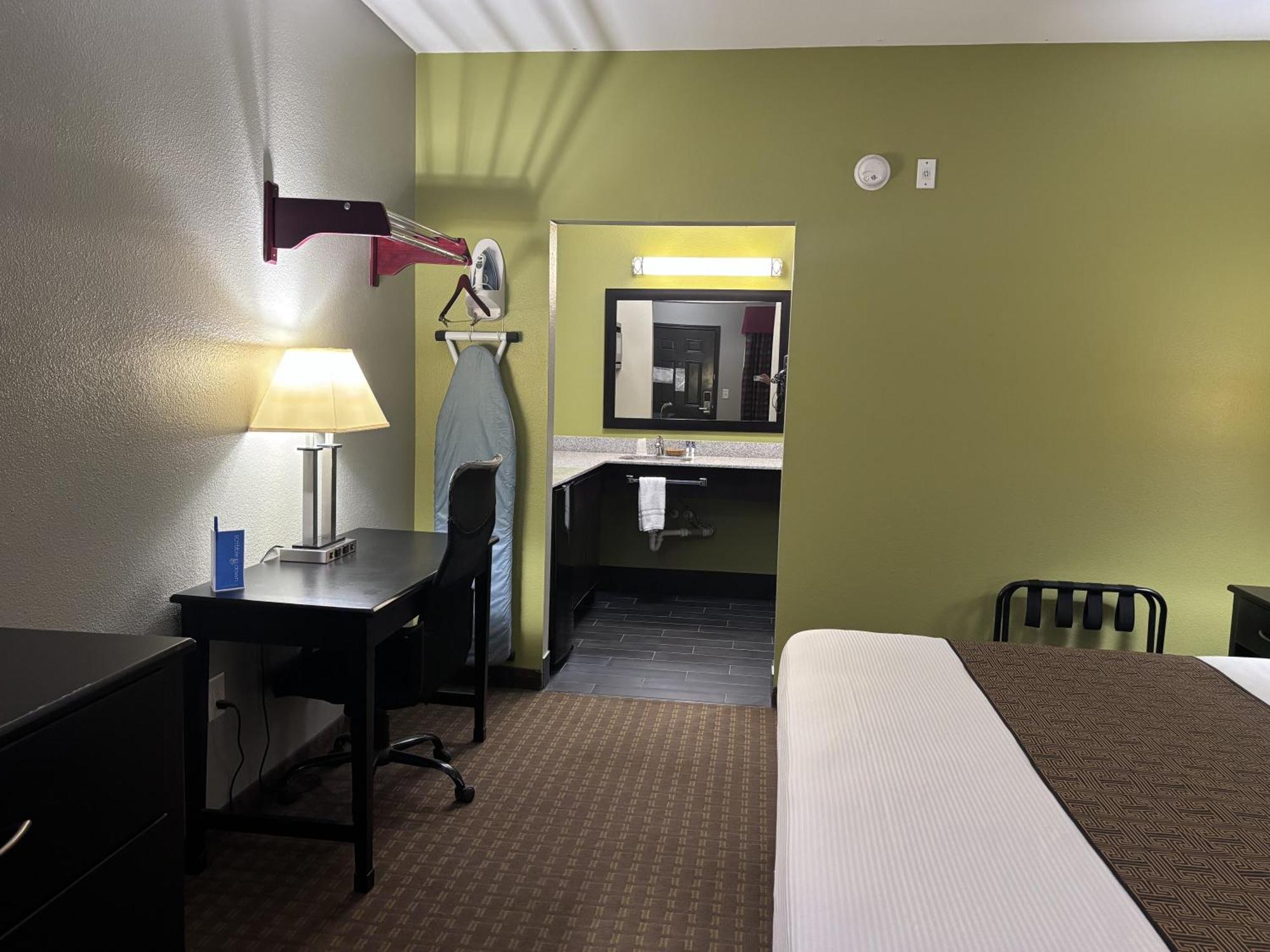 Rodeway Inn Dilley Екстер'єр фото