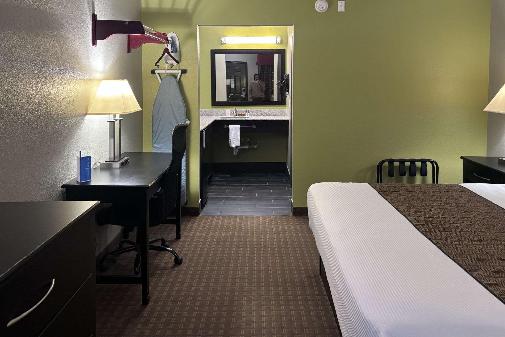 Rodeway Inn Dilley Екстер'єр фото