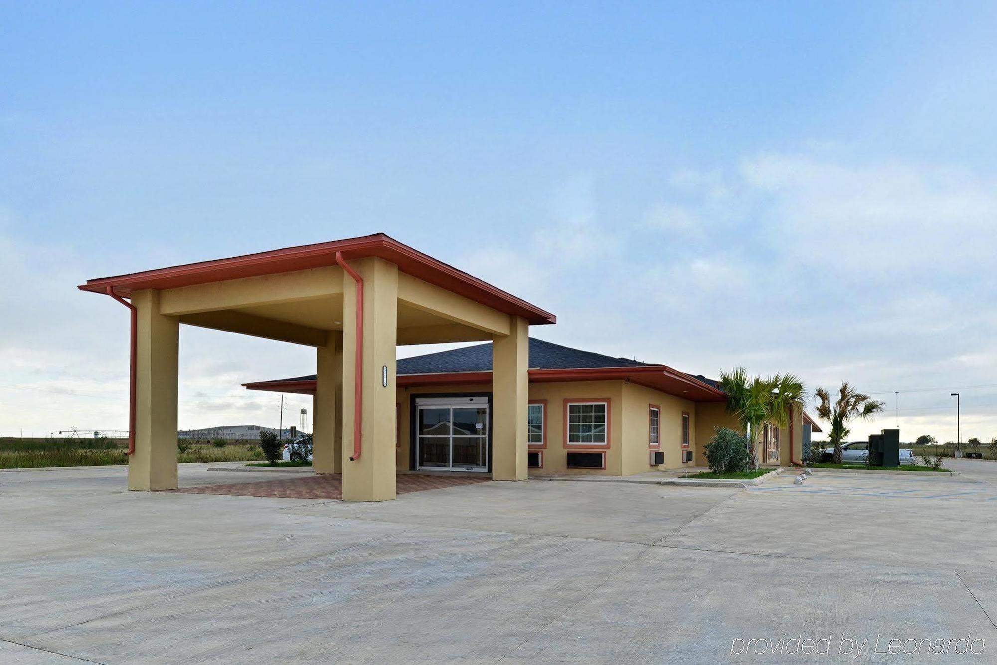 Rodeway Inn Dilley Екстер'єр фото
