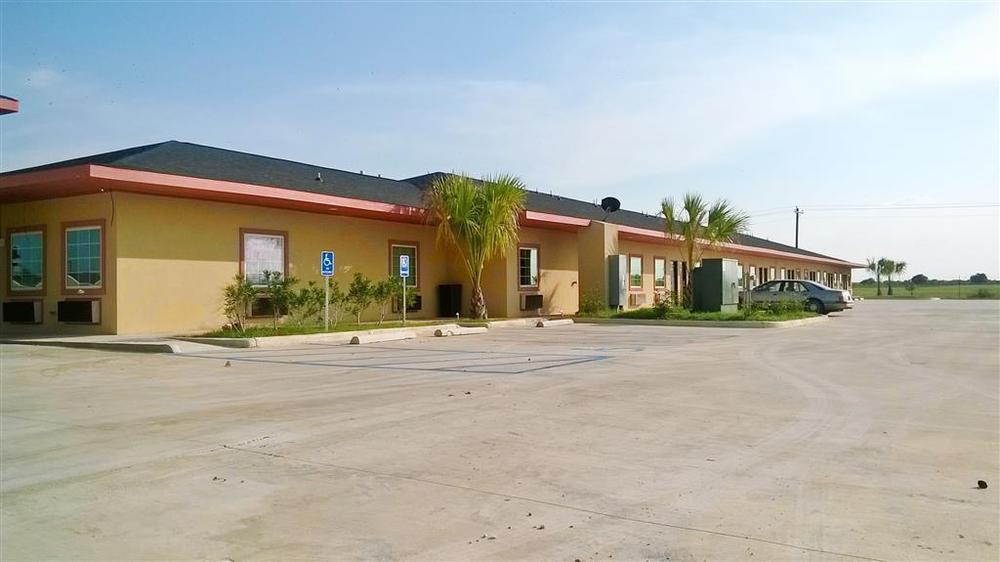 Rodeway Inn Dilley Екстер'єр фото